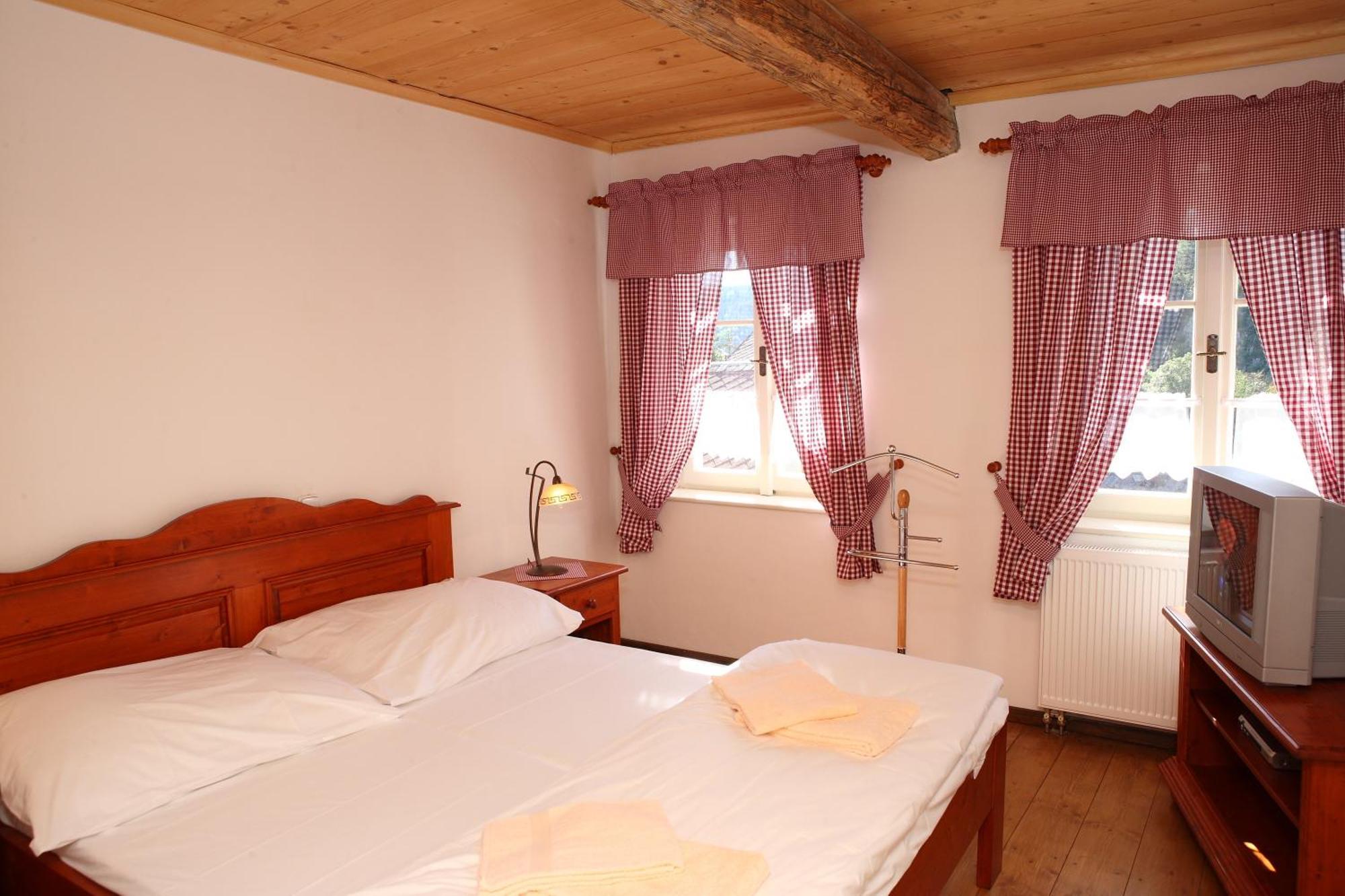 Hradni Basta Hotel Becov nad Teplou Phòng bức ảnh