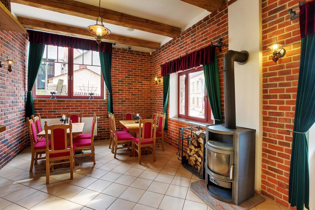 Hradni Basta Hotel Becov nad Teplou Ngoại thất bức ảnh