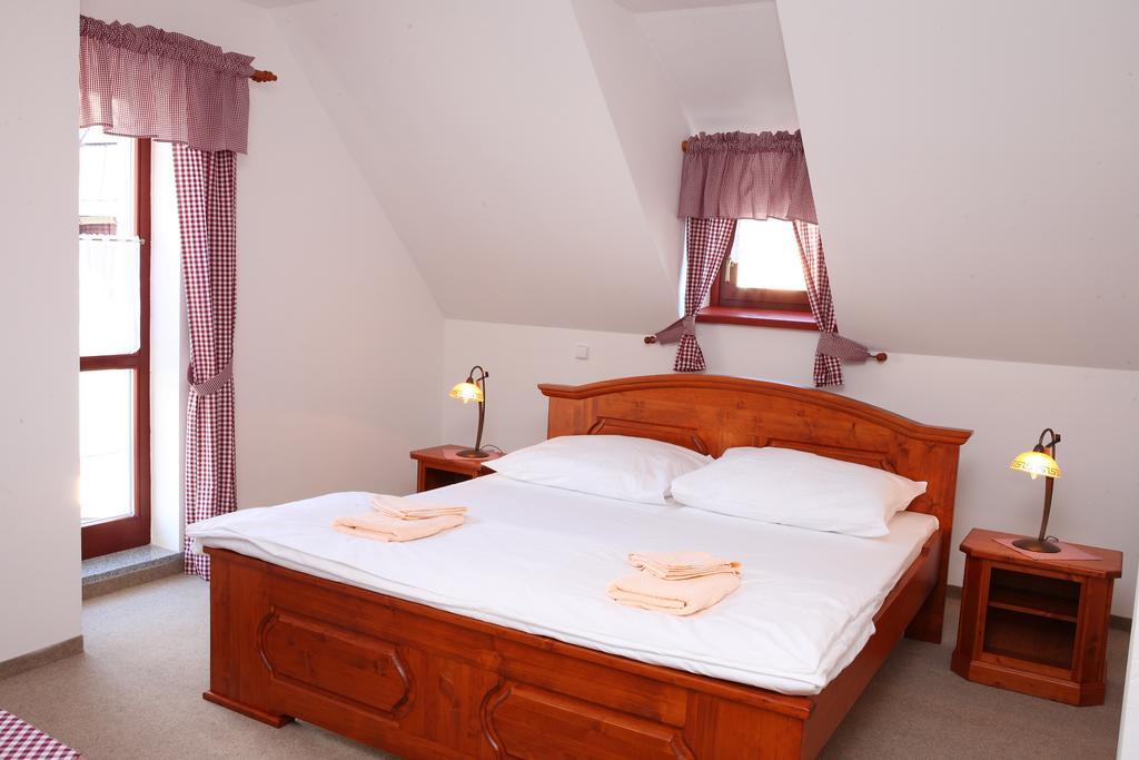 Hradni Basta Hotel Becov nad Teplou Phòng bức ảnh