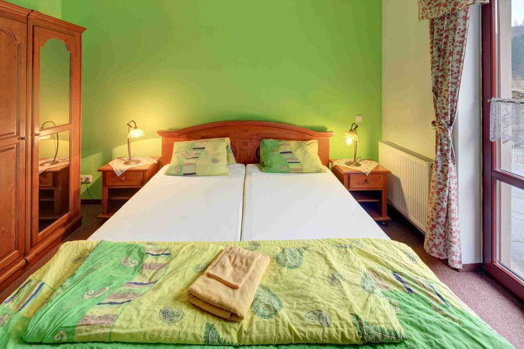 Hradni Basta Hotel Becov nad Teplou Ngoại thất bức ảnh