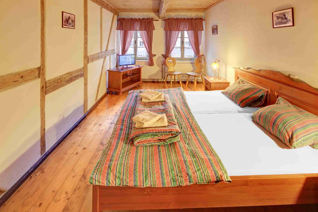 Hradni Basta Hotel Becov nad Teplou Ngoại thất bức ảnh