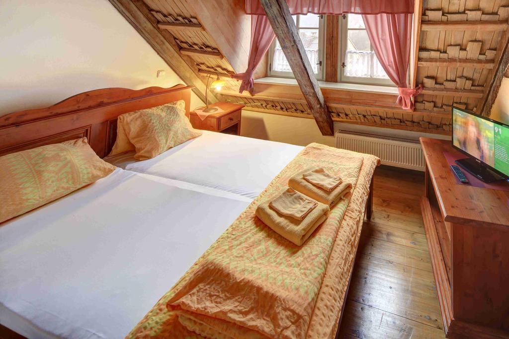 Hradni Basta Hotel Becov nad Teplou Ngoại thất bức ảnh