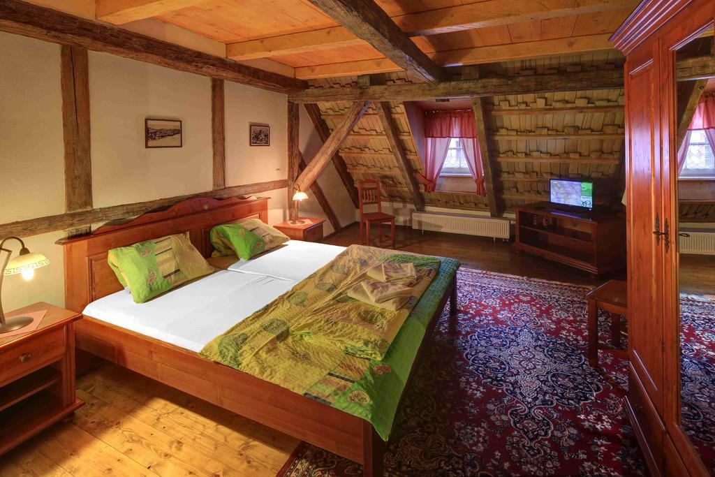 Hradni Basta Hotel Becov nad Teplou Ngoại thất bức ảnh