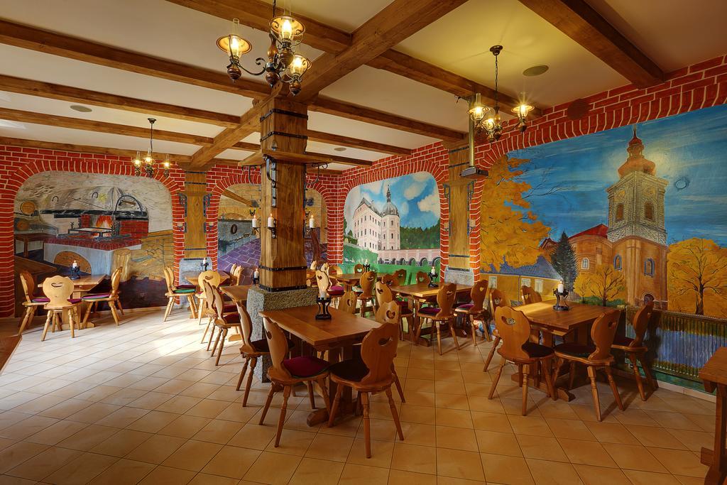 Hradni Basta Hotel Becov nad Teplou Ngoại thất bức ảnh