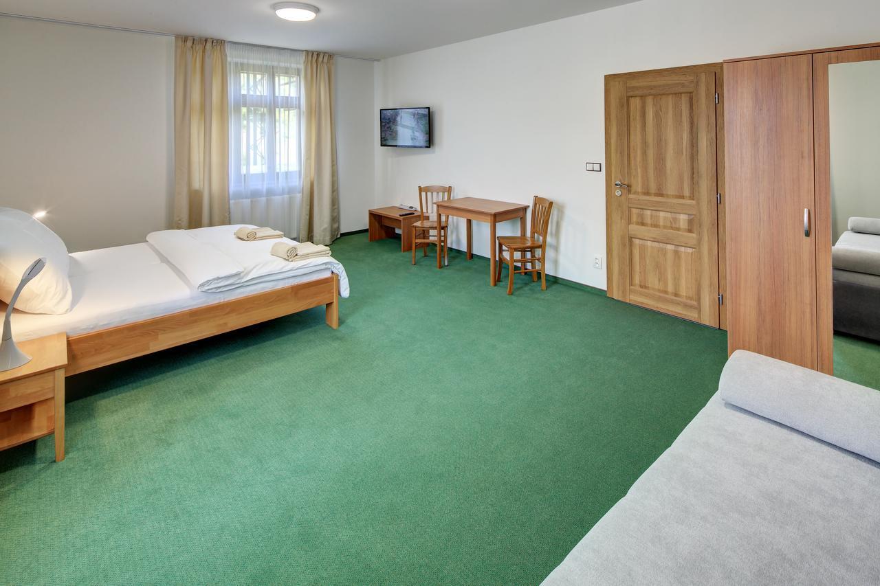Hradni Basta Hotel Becov nad Teplou Ngoại thất bức ảnh