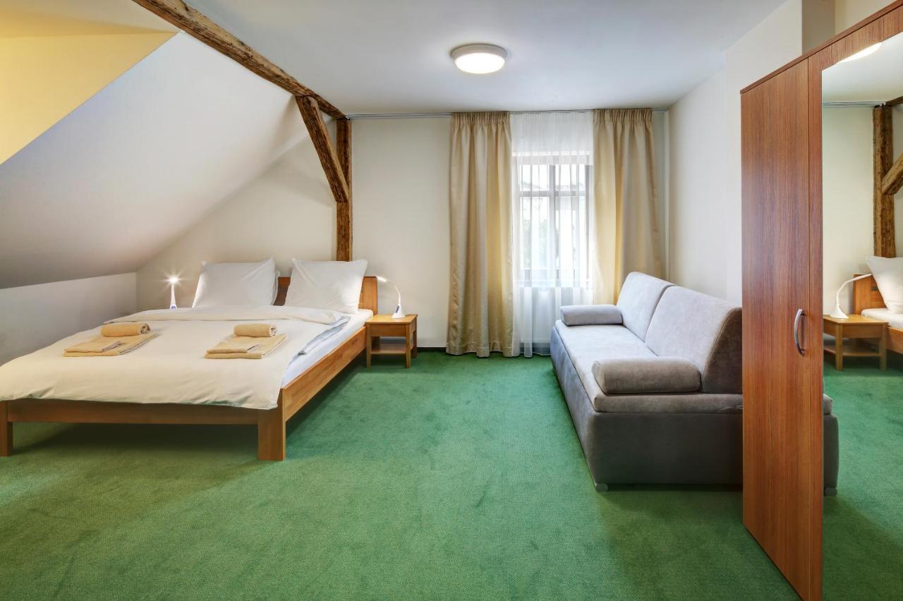 Hradni Basta Hotel Becov nad Teplou Ngoại thất bức ảnh