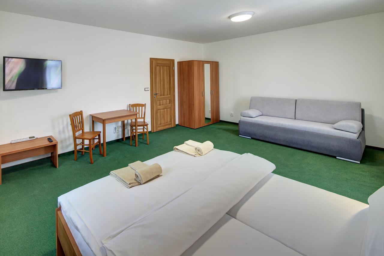 Hradni Basta Hotel Becov nad Teplou Ngoại thất bức ảnh