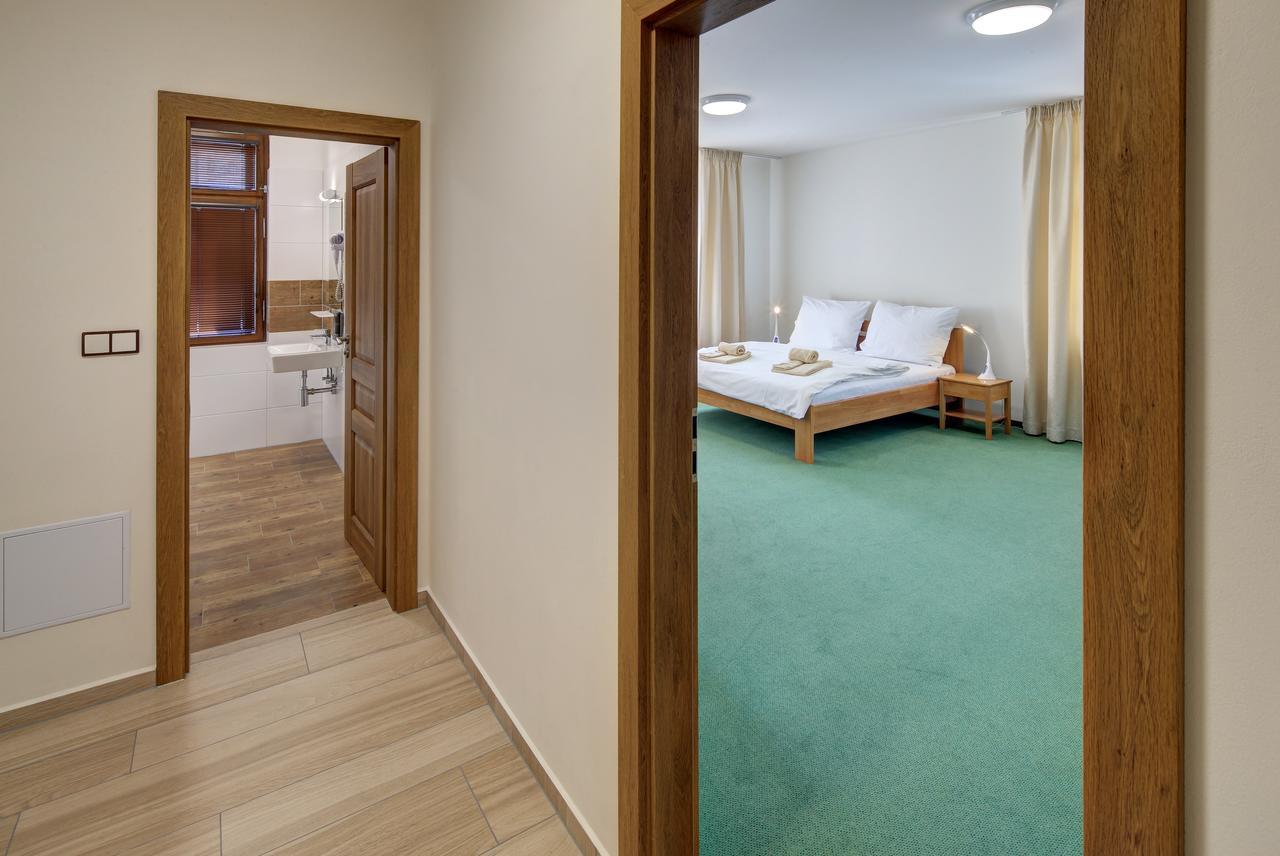 Hradni Basta Hotel Becov nad Teplou Ngoại thất bức ảnh