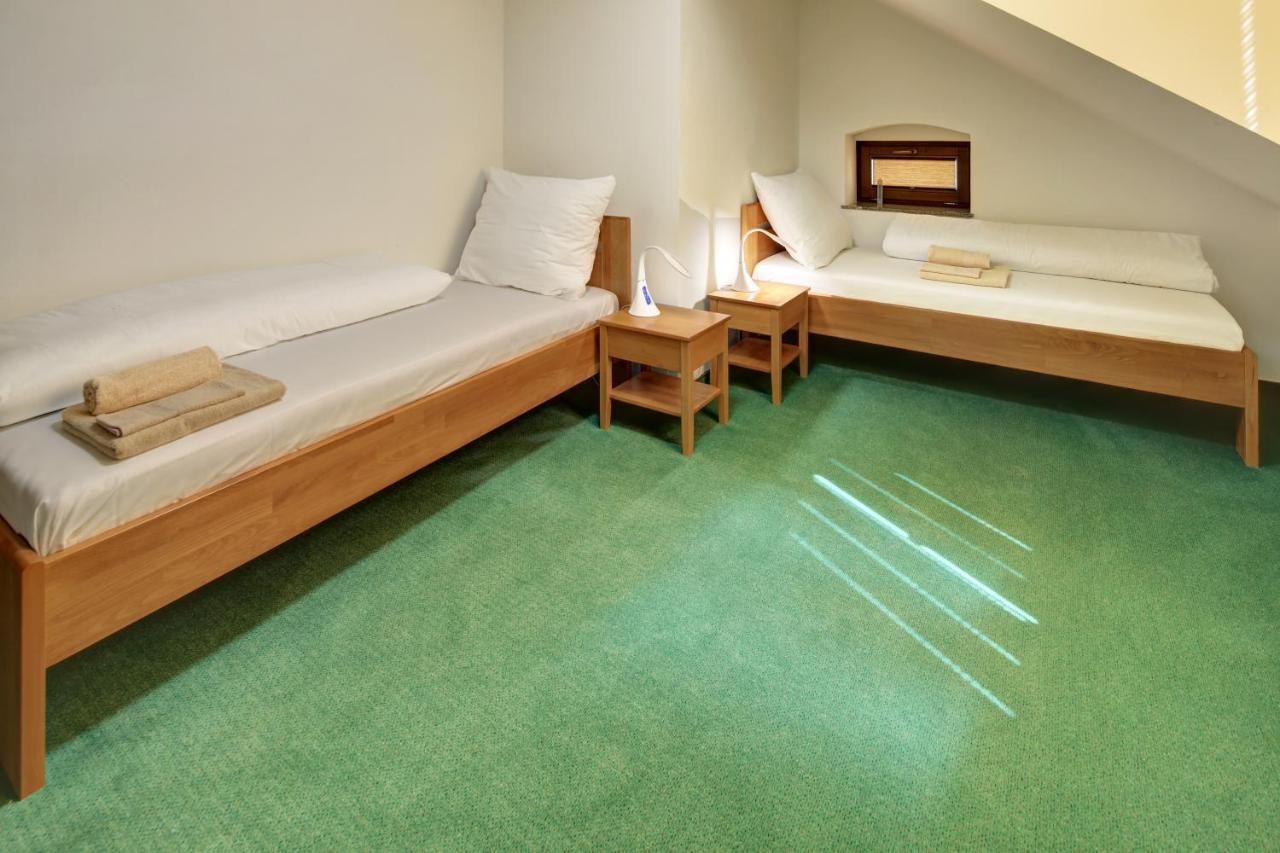Hradni Basta Hotel Becov nad Teplou Ngoại thất bức ảnh
