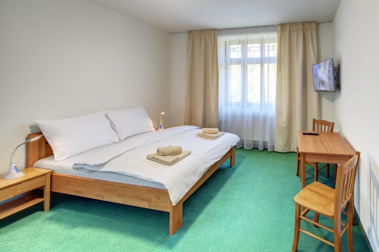 Hradni Basta Hotel Becov nad Teplou Ngoại thất bức ảnh